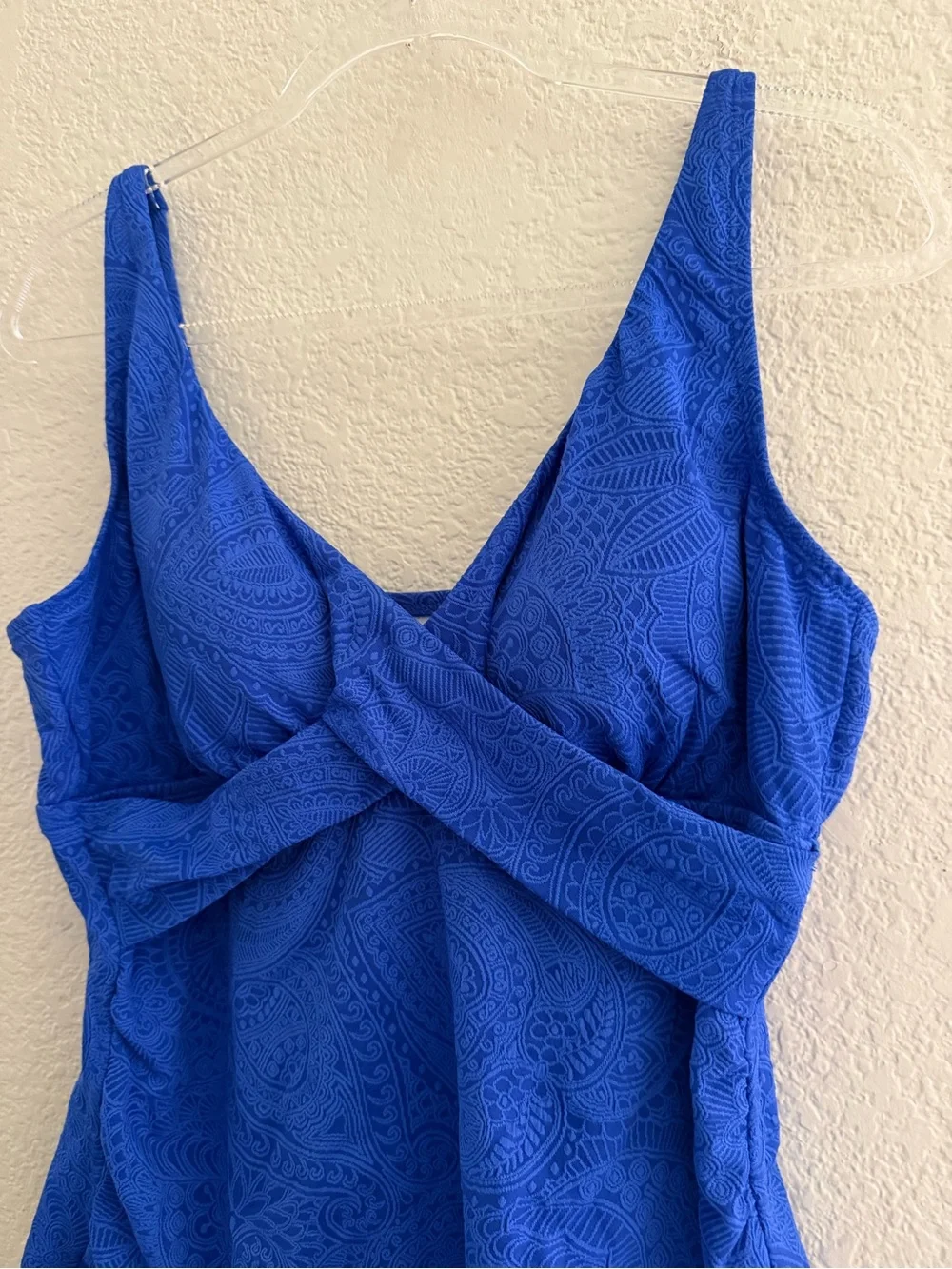 Swim Solutions Twist Front Textured Paisley Tankini Top - Picture 2 of 4